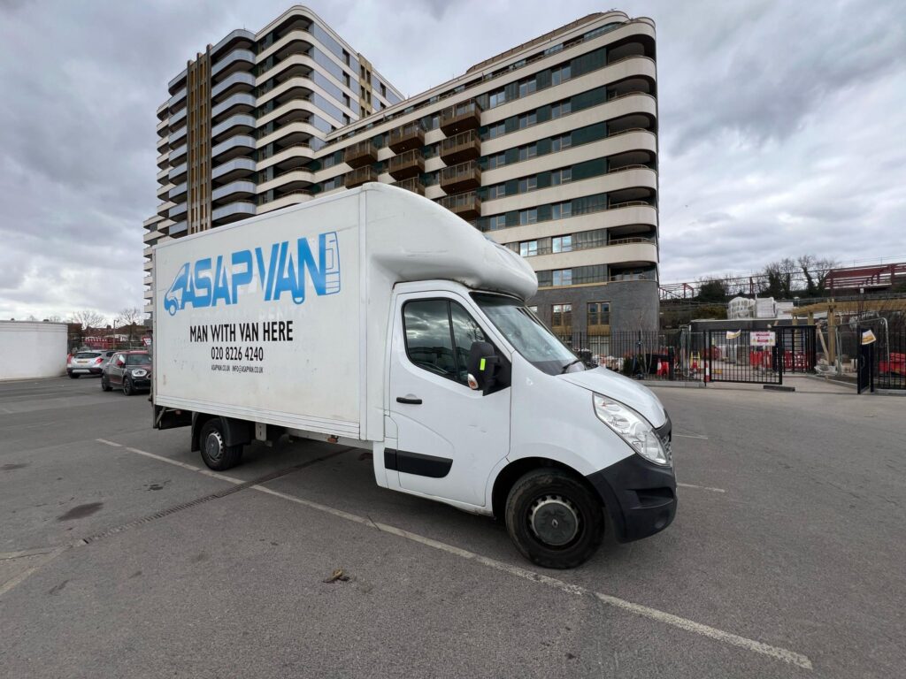 man and van bounds green